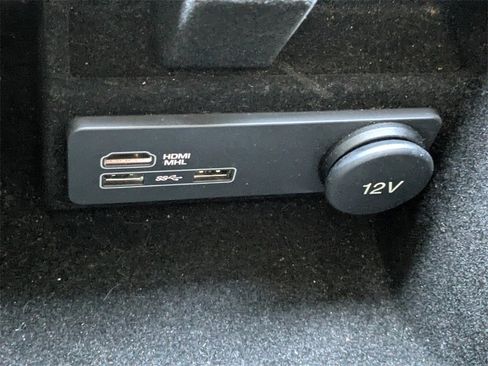 Used 2017 Land Rover Range Rover Evoque SE Premium image 18