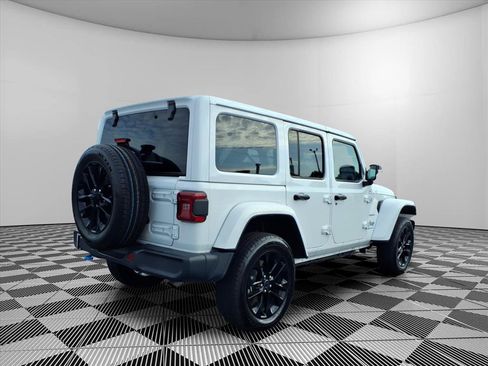 Certified 2024 Jeep Wrangler Unlimited Sahara AWD/4WD image 27