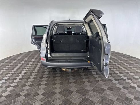 Used 2015 Lexus GX 460 w/ Premium Package AWD/4WD image 15