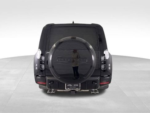 Used 2025 Land Rover Defender 130 V8 image 7