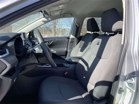 Used 2024 Toyota RAV4 XLE image 19