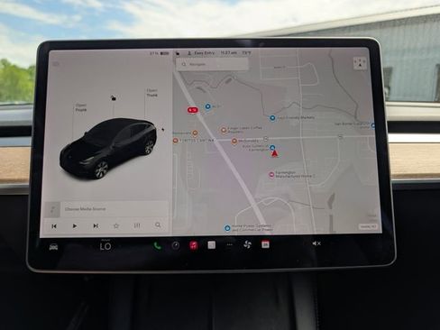 Used 2022 Tesla Model Y Long Range AWD/4WD image 25