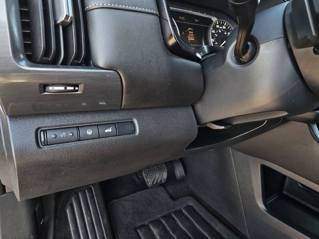 Certified 2024 Nissan Pathfinder SL FWD image 18