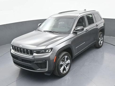 New 2026 Jeep Grand Cherokee Limited RWD image 41