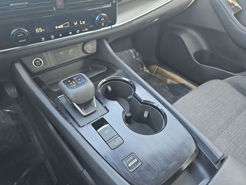 Used 2021 Nissan Rogue SV FWD image 24