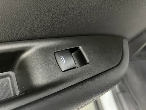Used 2025 Chevrolet Blazer LT FWD image 16