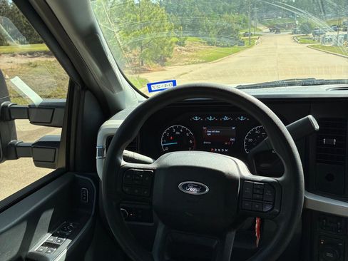 Used 2024 Ford F350 XLT AWD/4WD image 25