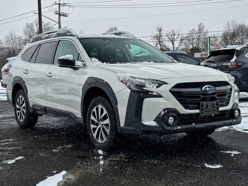 Used 2024 Subaru Outback Premium image 1