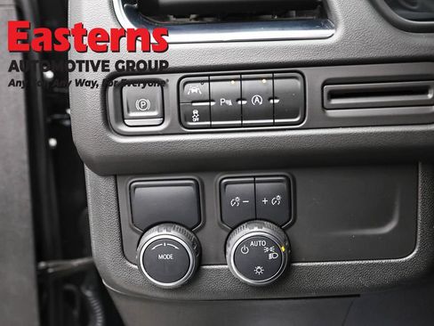 Used 2023 Chevrolet Suburban LS RWD image 21