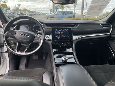 Used 2022 Jeep Grand Cherokee L Laredo image 19