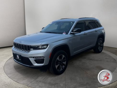 Used 2024 Jeep Grand Cherokee Limited 4xe AWD/4WD image 3