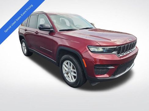 Used 2023 Jeep Grand Cherokee Laredo AWD/4WD image 8