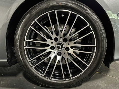 Used 2025 Mercedes-Benz C 300 4MATIC Sedan image 9