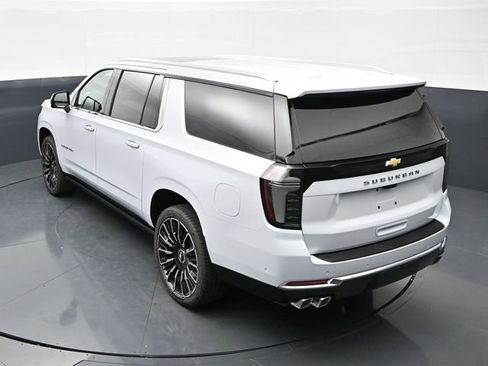 New 2026 Chevrolet Suburban High Country AWD/4WD image 38