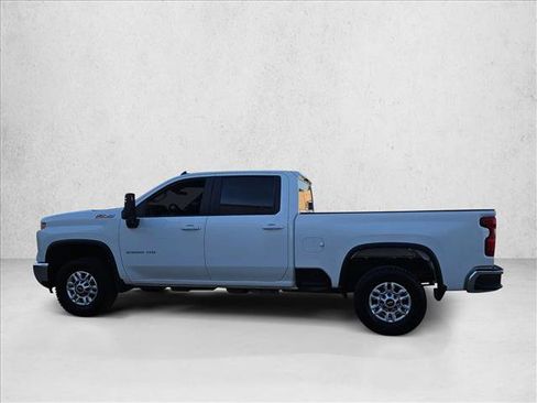 Used 2024 Chevrolet Silverado 2500 LT w/ Convenience Package image 8