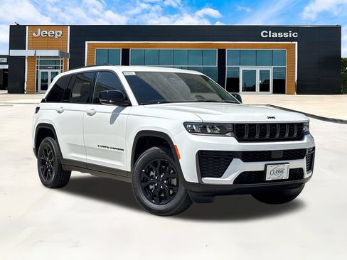 New 2026 Jeep Grand Cherokee Altitude RWD image 1