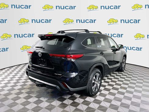 Used 2023 Toyota Highlander XLE image 7