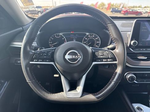 Used 2024 Nissan Altima 2.5 SR FWD image 14