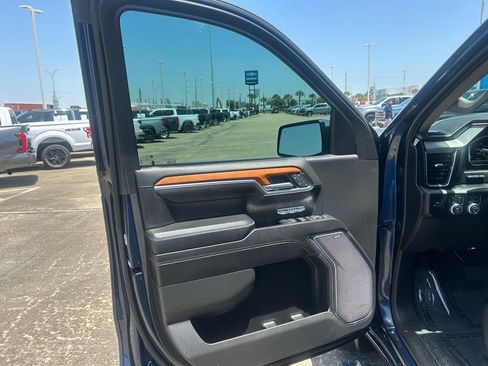 Used 2023 GMC Sierra 1500 Denali w/ Denali Reserve Package AWD/4WD image 10