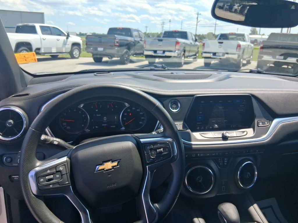 Used 2021 Chevrolet Blazer LT FWD image 19