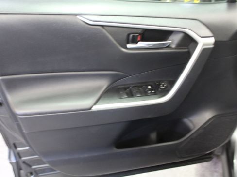 Used 2019 Toyota RAV4 XLE image 20