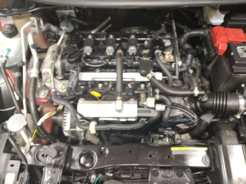 Used 2025 Nissan Versa SV FWD image 30