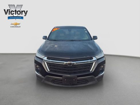 Used 2022 Chevrolet Traverse LS FWD image 2