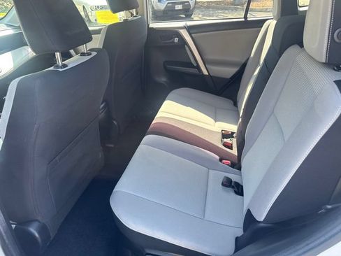 Used 2016 Toyota RAV4 XLE AWD/4WD image 18
