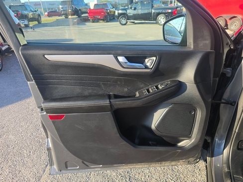 Used 2022 Ford Escape SEL image 11