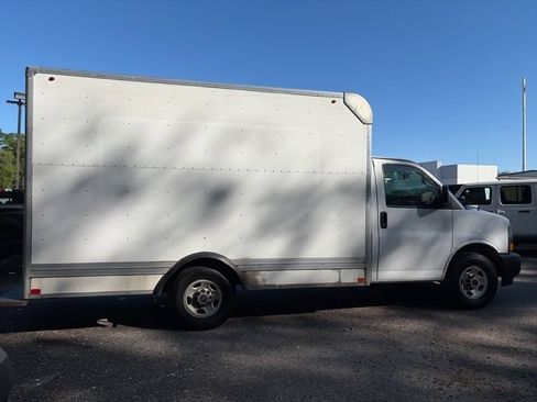 Used 2019 GMC Savana 3500 w/ Driver Convenience Package RWD image 7