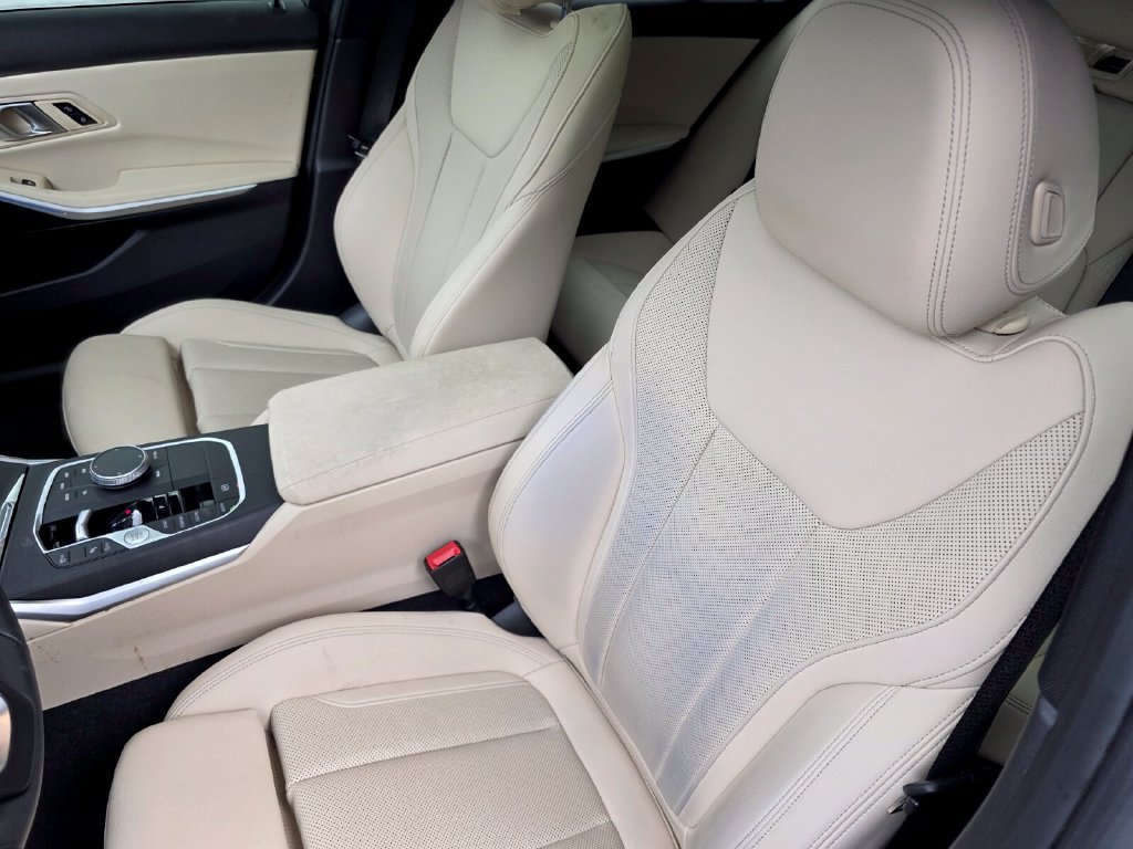 Certified 2024 BMW 330i Sedan w/ Convenience Package RWD image 11