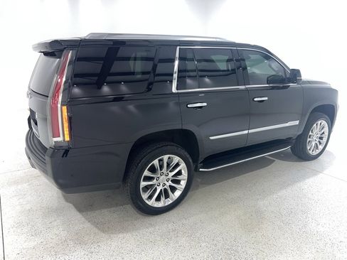 Used 2019 Cadillac Escalade Luxury image 5