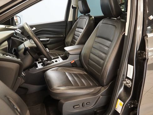 Used 2018 Ford Escape Titanium w/ Ford Safe & Smart Package AWD/4WD image 3