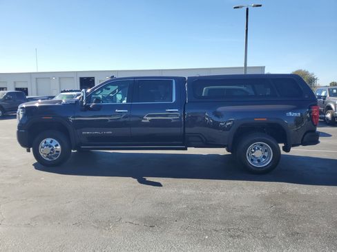 Used 2024 GMC Sierra 3500 Denali w/ Technology Package image 6