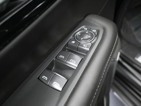 Used 2026 Chevrolet Suburban Premier AWD/4WD image 15