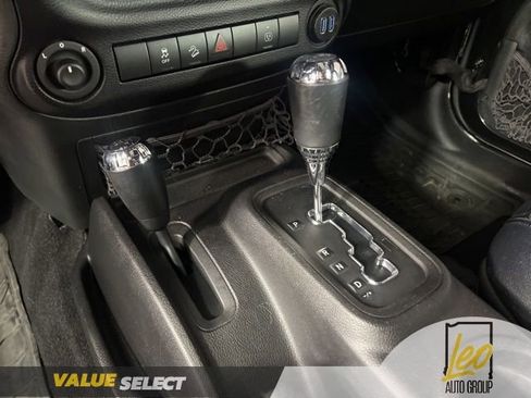 Used 2015 Jeep Wrangler Unlimited Sahara AWD/4WD image 23