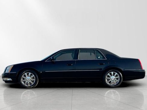 Used 2008 Cadillac DTS image 3