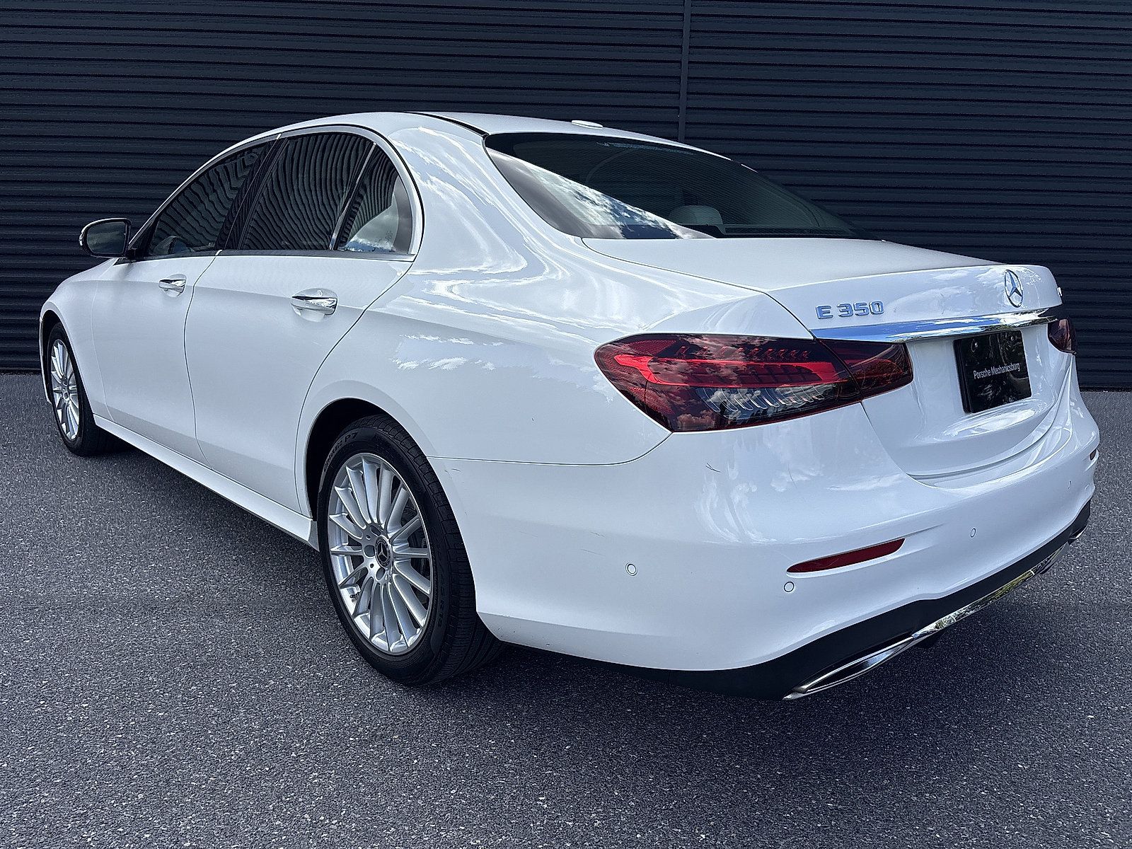 Used 2023 Mercedes-Benz E 350 4MATIC Sedan image 3
