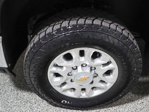 Used 2024 Chevrolet Silverado 2500 LTZ AWD/4WD image 11