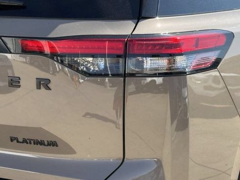 Used 2024 Nissan Pathfinder Platinum w/ Lighting Package (N93) FWD image 6