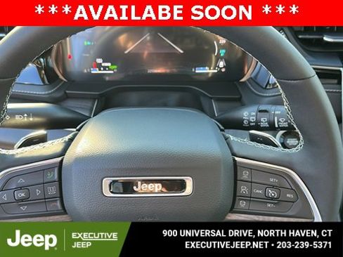 Used 2023 Jeep Grand Cherokee 4WD 4xe w/ Luxury Tech Group II image 13