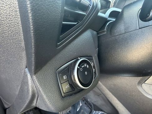 Used 2017 Ford Escape SE w/ Equipment Group 201A image 10