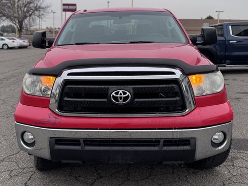 Used 2010 Toyota Tundra 4x4 CrewMax image 2