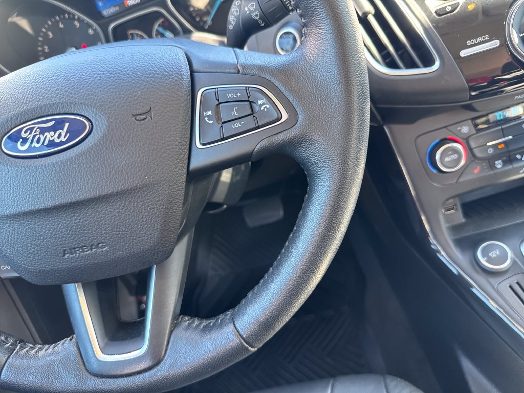 Used 2016 Ford Focus Titanium w/ Titanium Technology Package FWD image 20