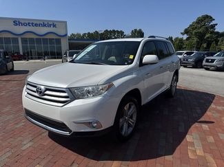 Used 2012 Toyota Highlander Limited w/ Tow Pkg FWD video 1