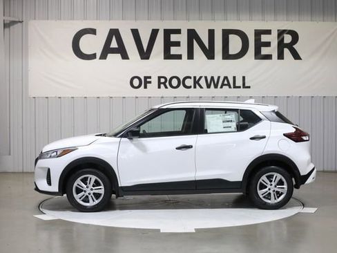 New 2025 Nissan Kicks Play S w/ Interior Electronics Package image 4