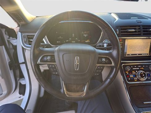 Used 2017 Lincoln Continental Reserve w/ Luxury Package image 10