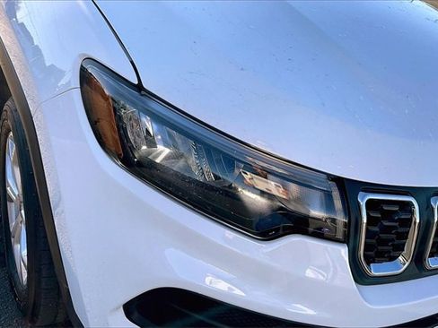 Certified 2025 Jeep Compass Sport image 31