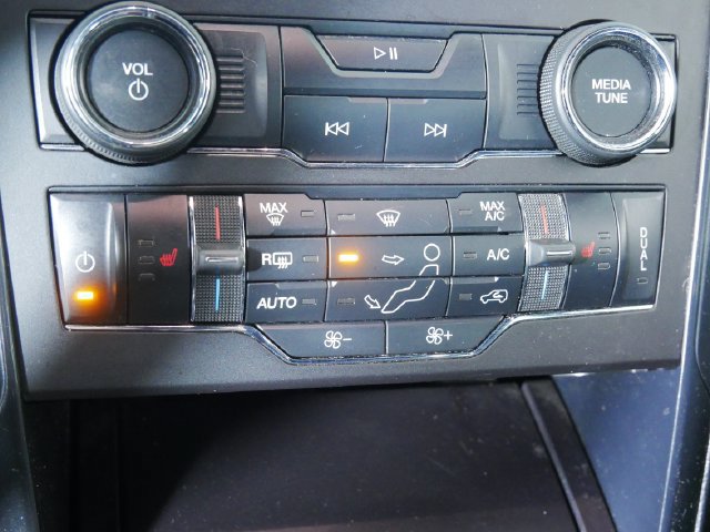 Certified 2018 Ford Explorer XLT w/ Equipment Group 202A AWD/4WD image 30