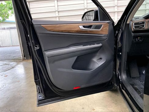 Certified 2026 Volkswagen Atlas SE w/ Panoramic Sunroof Package AWD/4WD image 25